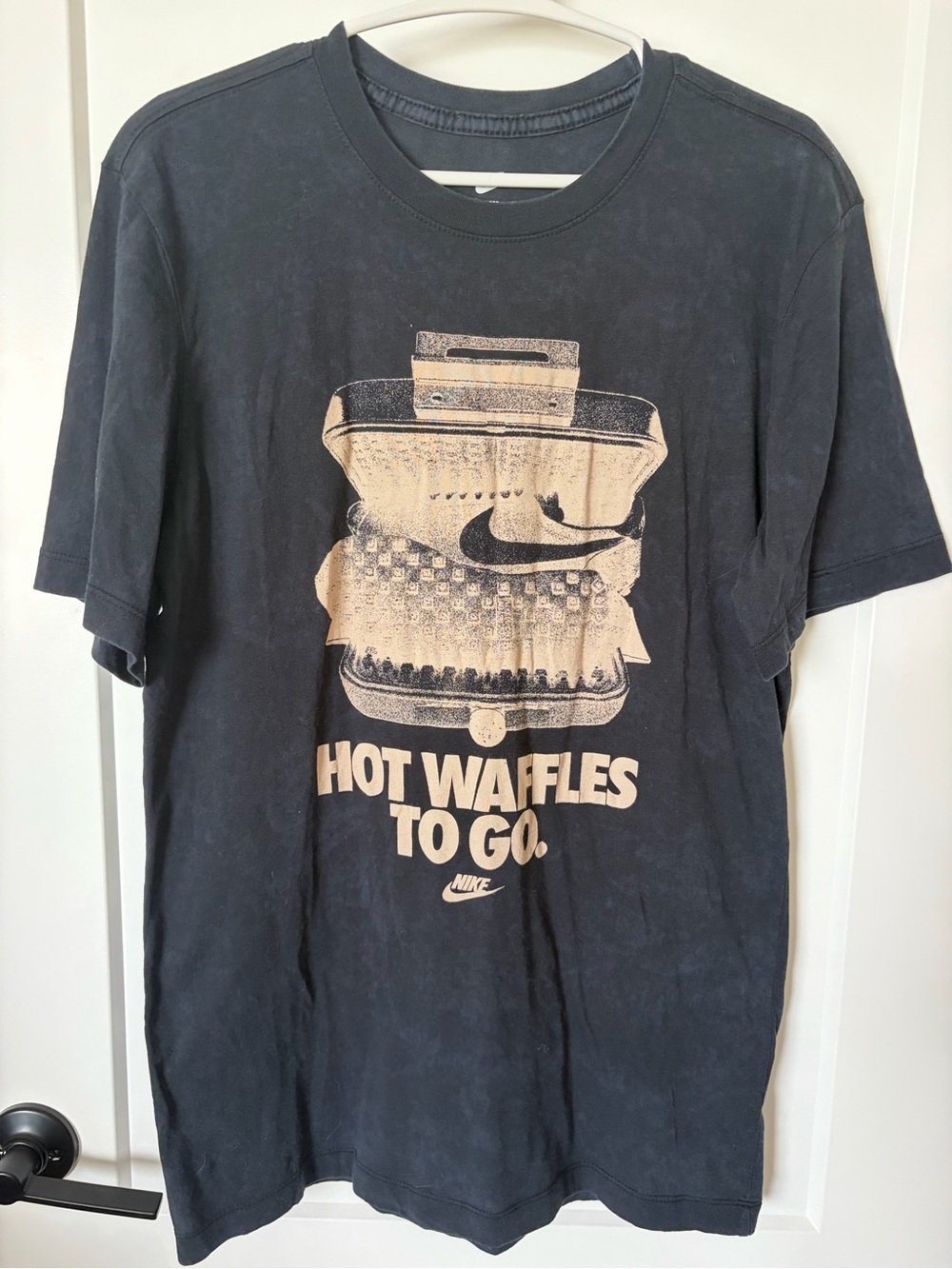 Nike Men’s Black Graphic 'Hot Waffles To Go' T-Shirt - Sz Small